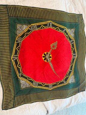 Must de Cartier 34x34 large rolled edge scarf